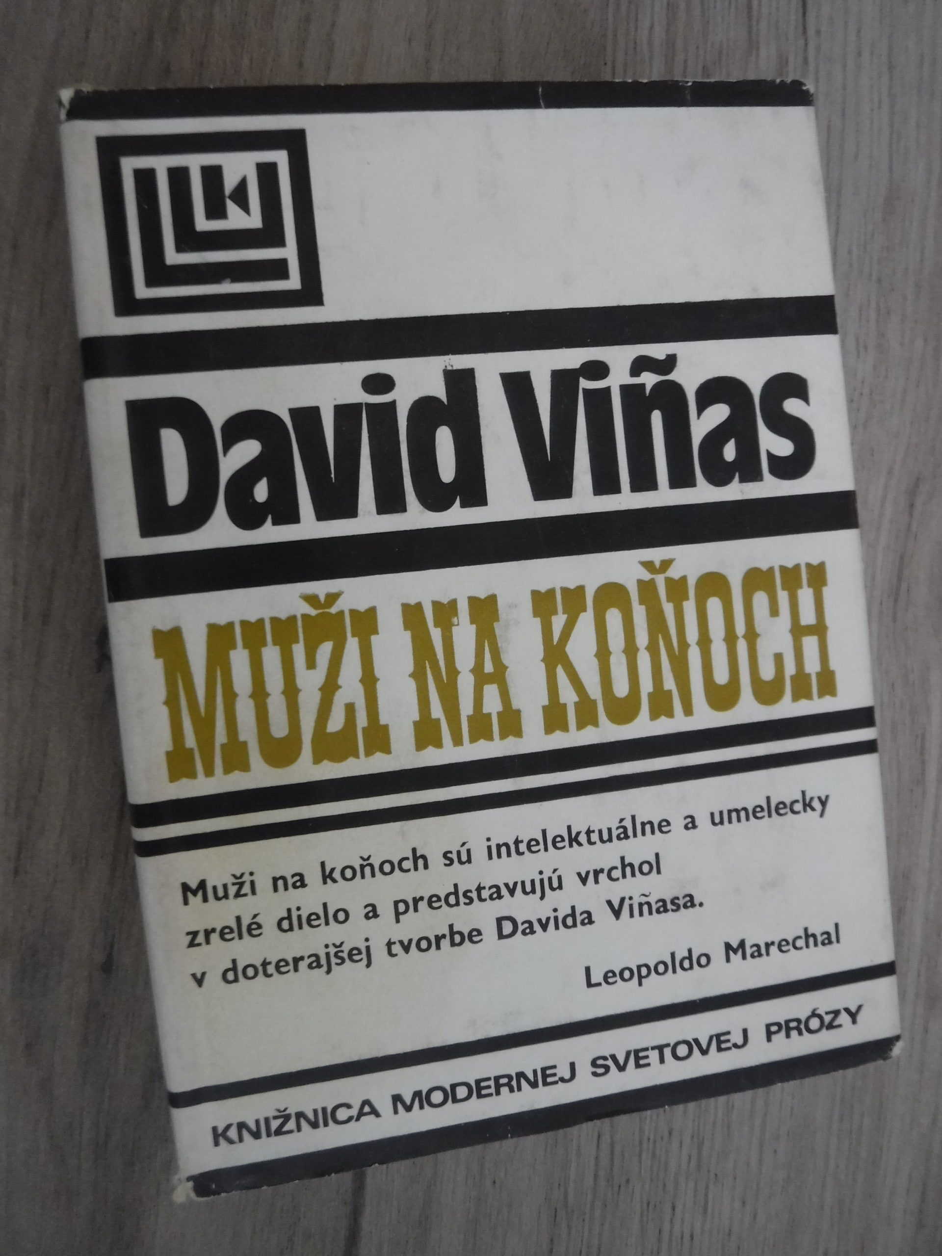Muži na koňoch