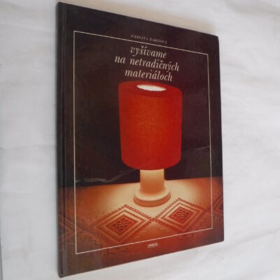 Vyšívame na netradičných materiáloch