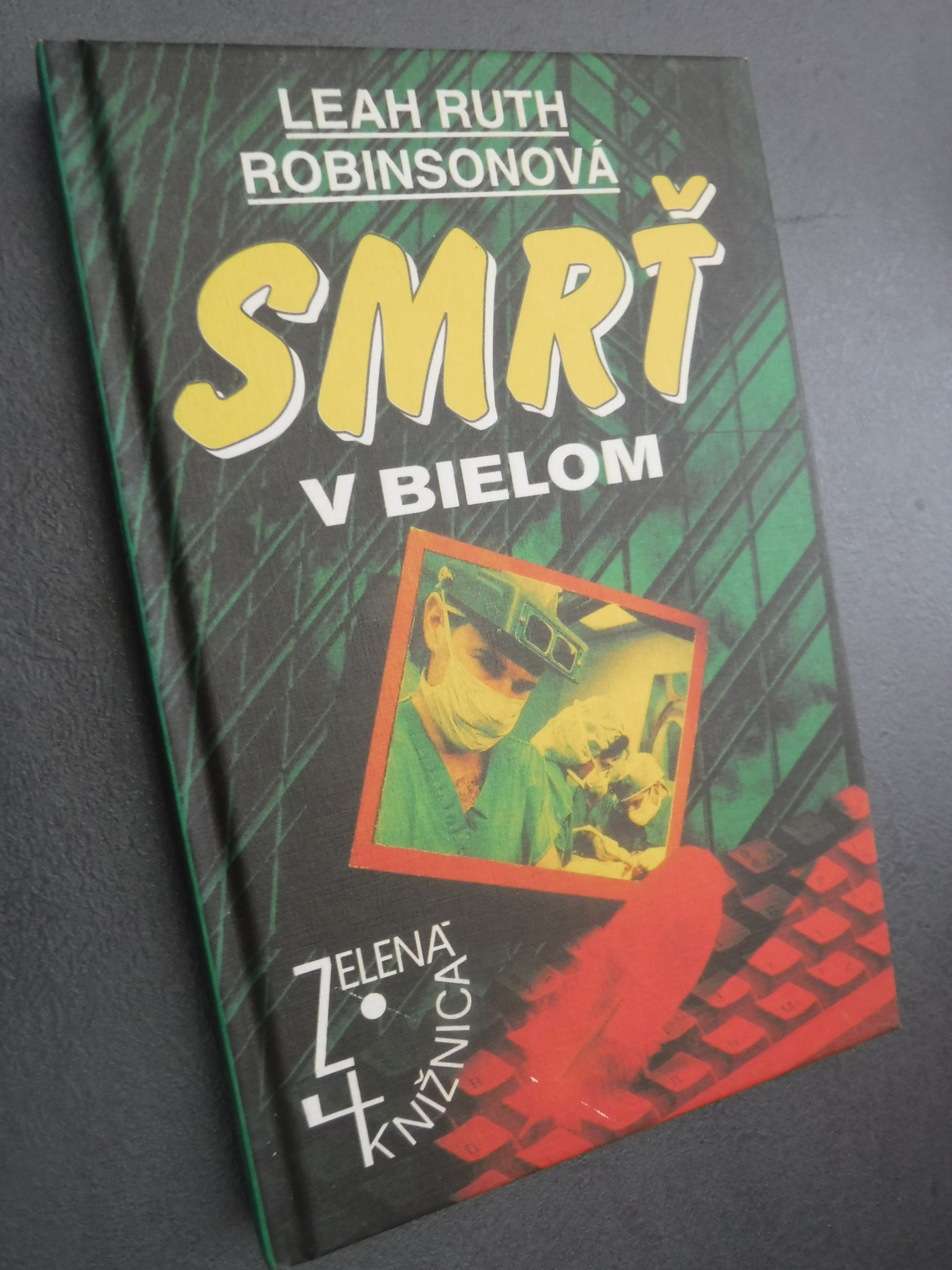 Smrť v bielom